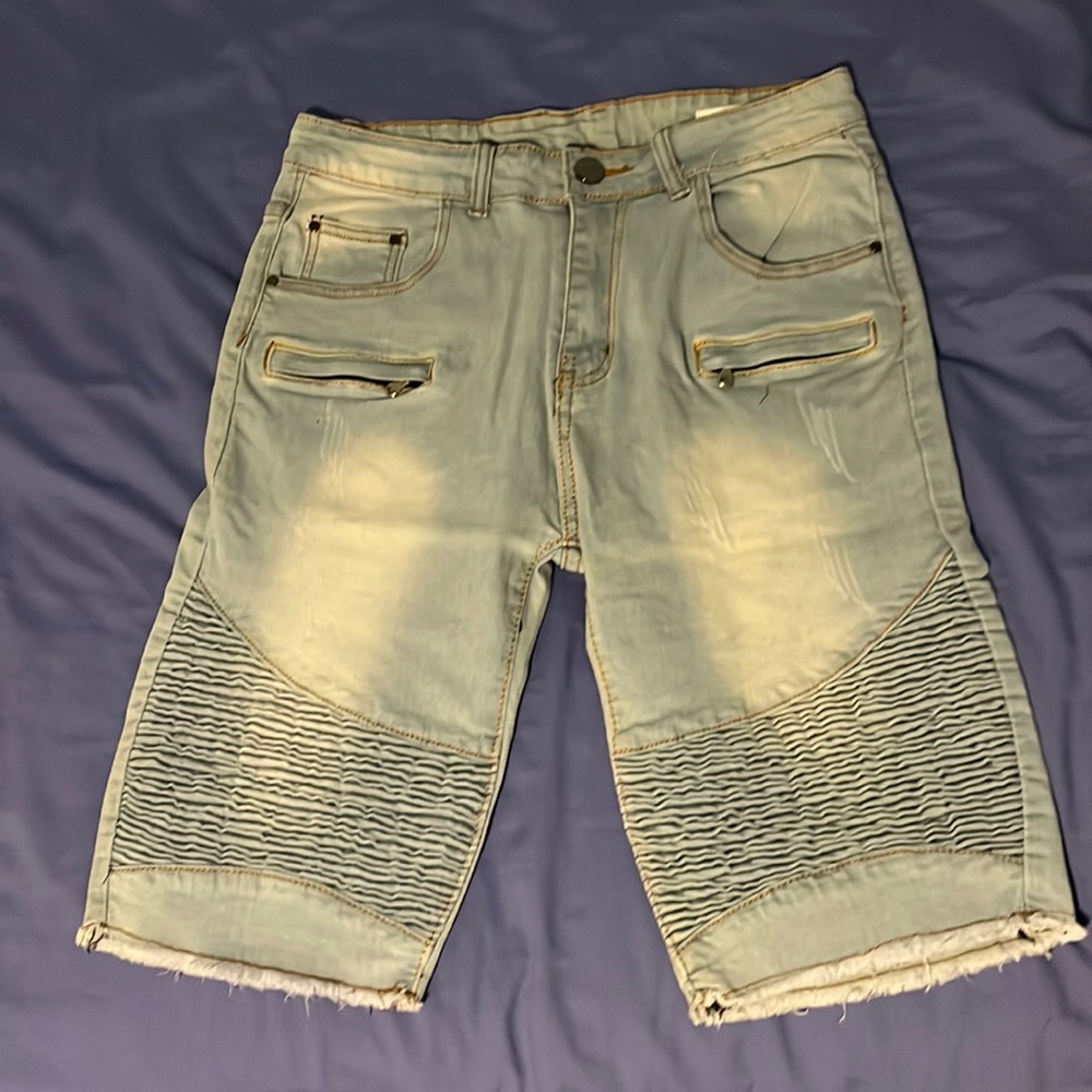 New Sz 32 men’s shorts